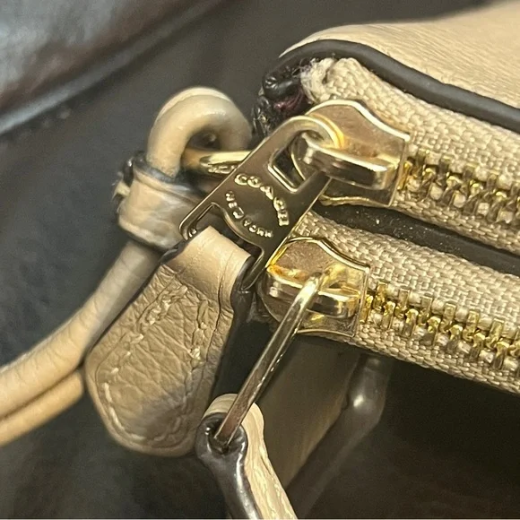 Coach coin purse  wristlet wallet cream tan - Picture 5 of 8